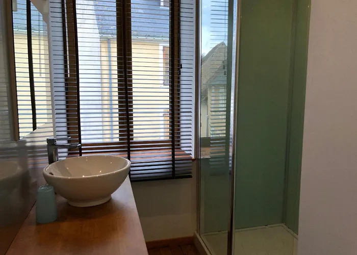 40m² Lumineux Avec Cuisine Equipee, Wi-fi Gratuit, Proche Mairie Et Eglise A Fay - Fr-1-410-301 아파트