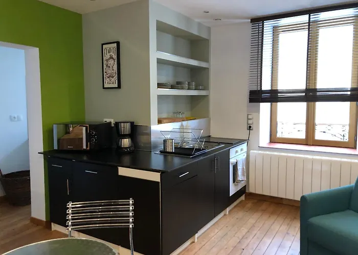 아파트 40m² Lumineux Avec Cuisine Equipee, Wi-fi Gratuit, Proche Mairie Et Eglise A Fay - Fr-1-410-301